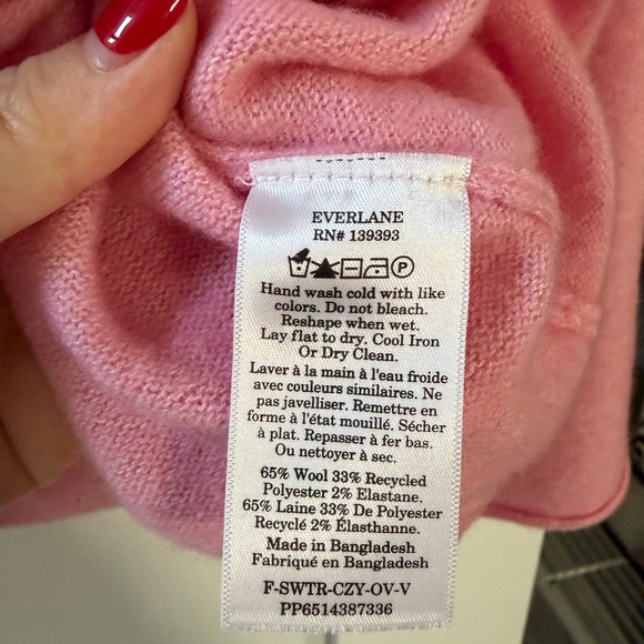 Everlane - Pink V-Neck Women's Sweater - Picture 4 of 4